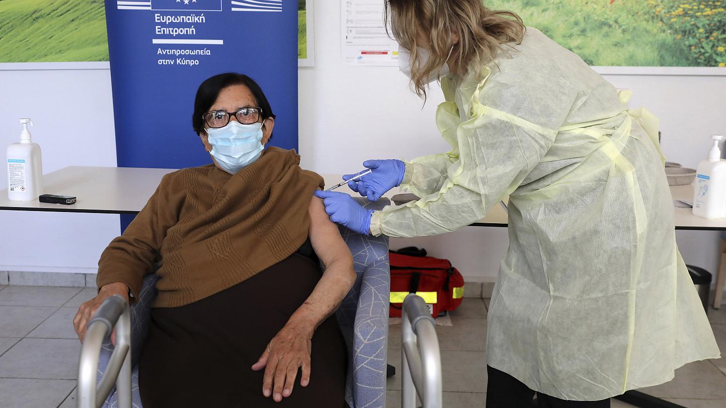 ΚΥΠΡΟΣ - ΚΟΡΩΝΟΪΟΣ: Διαθέσιμα 3,904 νέα ραντεβού τη Δευτέρα - Ο αριθμός των ατόμων που εμβολιάστηκαν 