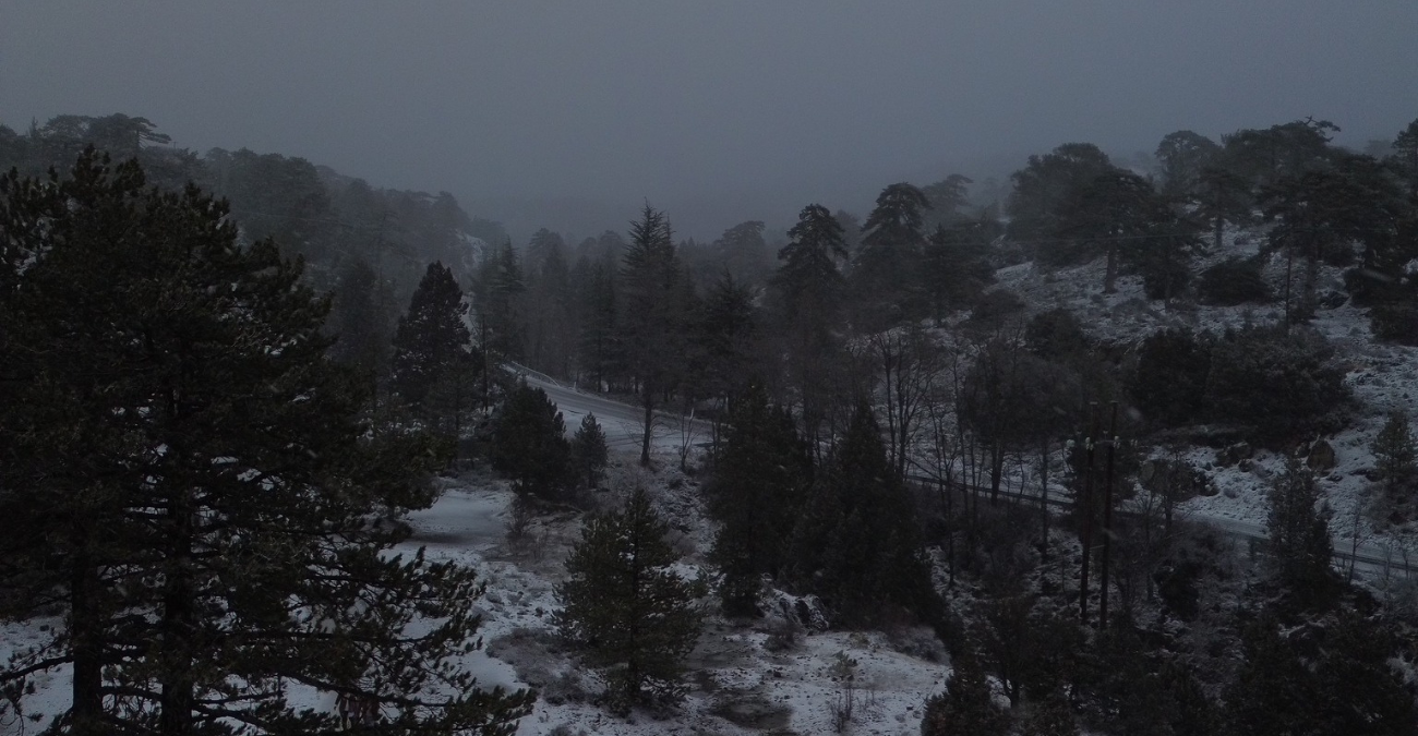 «Ντύθηκε στα λευκά» το Τρόοδος – Βίντεο και εικόνες που κάνουν τον γύρο του διαδικτύου