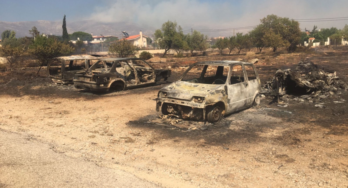 Φωτιά στον Κουβαρά: Προσαγωγή ενός αλλοδαπού – Συνεχίζεται η μάχη με τις φλόγες