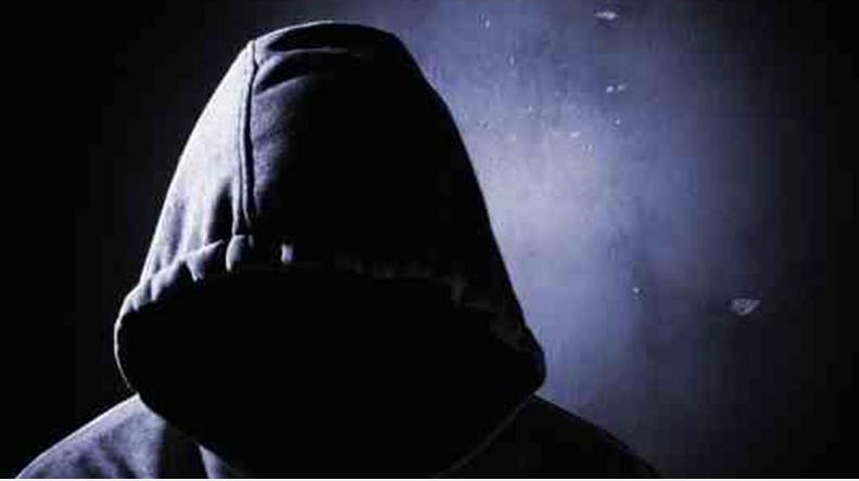 Τρόμος σε περίπτερο στη Λεμεσό: Κουκουλοφόρος απείλησε με μαχαίρι την υπάλληλο, άρπαξε τα χρήματα και έγινε... καπνός 