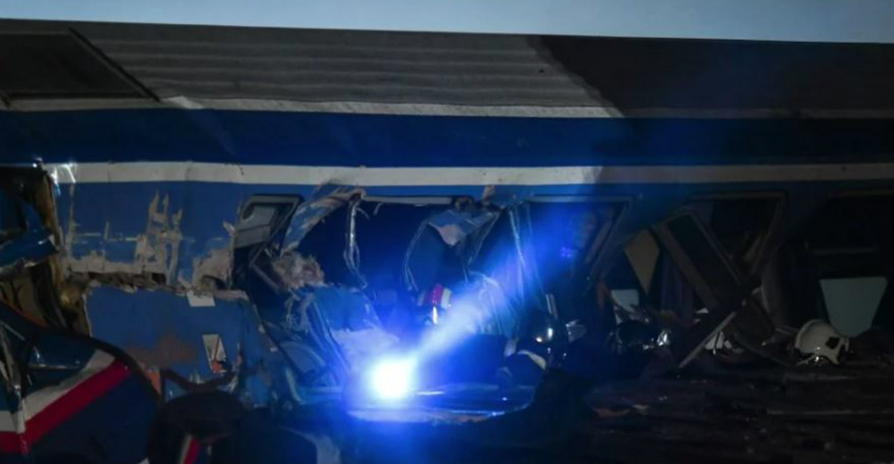 LIVE: Φονική σύγκρουση τρένων στη Λάρισα - Λεπτό προς λεπτό οι εξελίξεις  