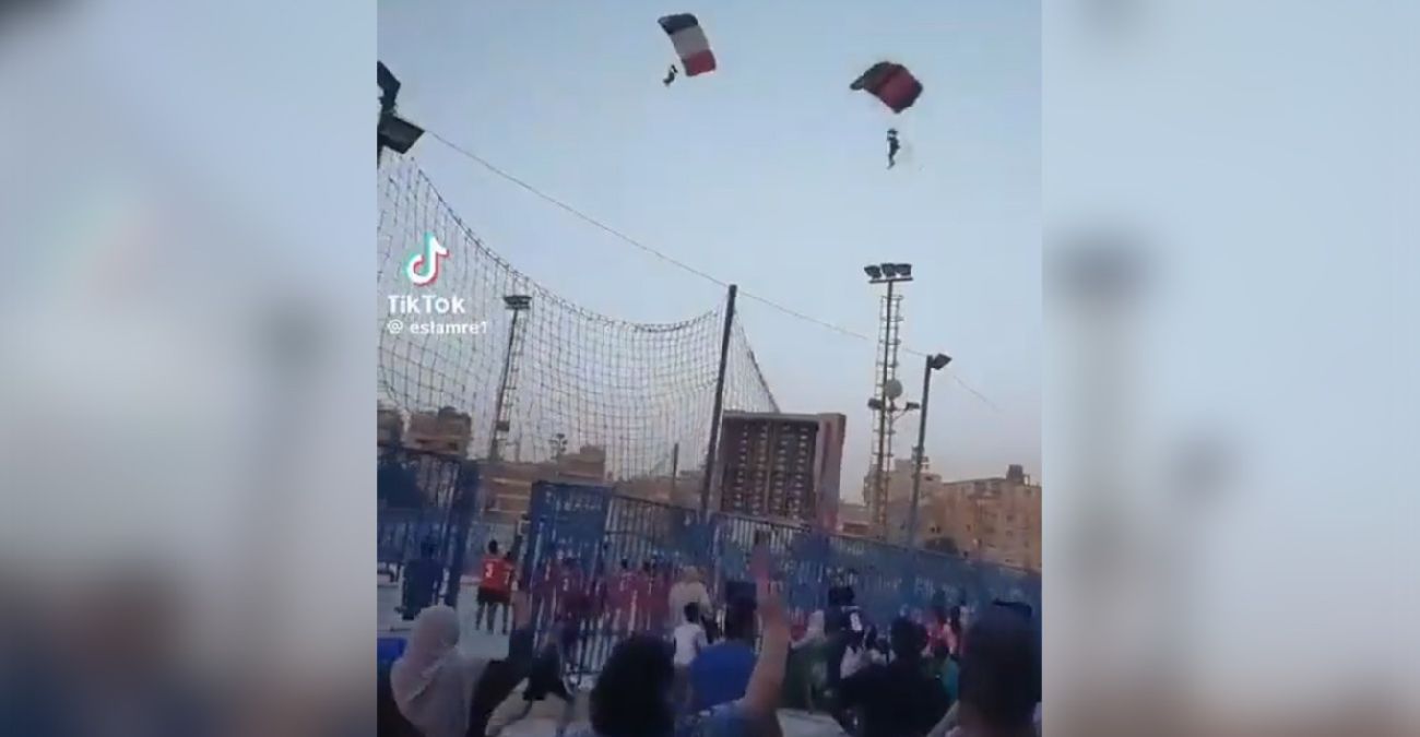 Αυτό το βίντεο ΔΕΝ δείχνει Παλαιστίνιους αλεξιπτωτιστές της Χαμάς να προσγειώνονται σε φεστιβάλ στο Ισραήλ