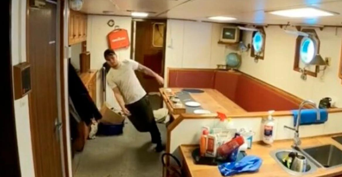 Βόρεια Θάλασσα: Γιατί είναι τόσο viral τα βίντεο με τα πλοία που χτυπούν στα κύματα