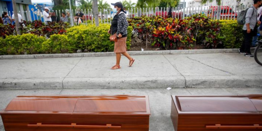 Έντεκα άνθρωποι έχασαν τη ζωή τους από κατολισθήσεις στον Ισημερινό - Πλημμύρισαν δρόμοι, σπίτια και αυτοκίνητα