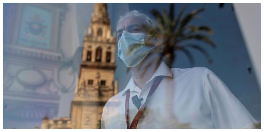 Η Ισπανία αναθεωρεί προς τα κάτω τον απολογισμό των νεκρών, με σχεδόν 2000 λιγότερους θανάτους