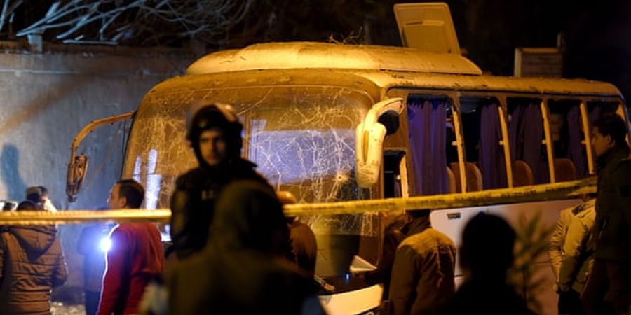 Αίγυπτος: Στους τρεις οι νεκροί από έκρηξη βόμβας κοντά σε τουριστικό λεωφορείο