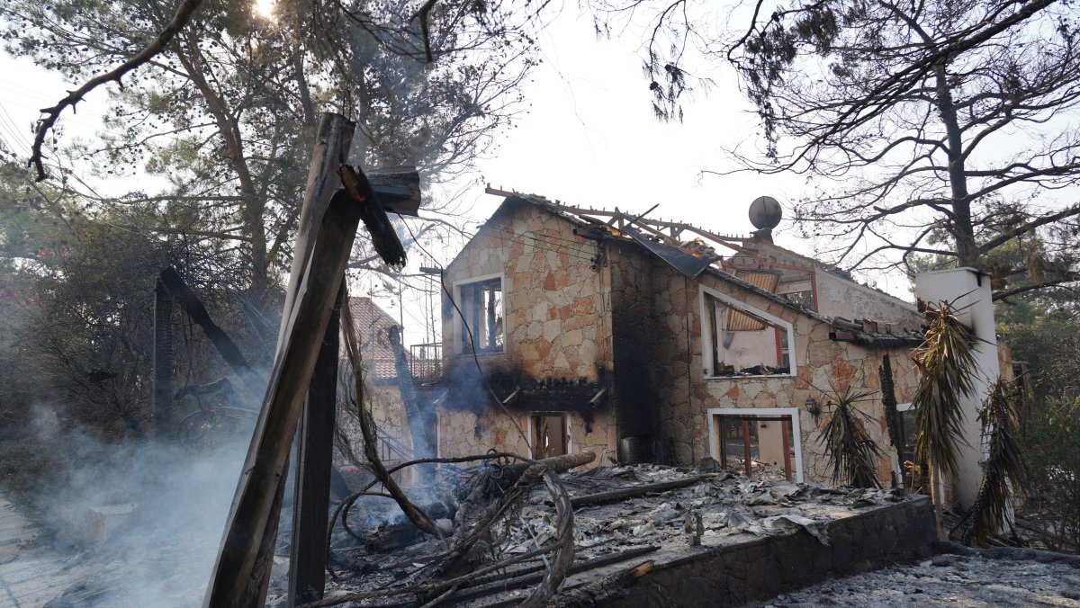 Τσουλόφτας για πυρκαγιά Λεμεσού: Έλεγχος 700 κατοικιών - Οι προσπάθειες επικεντρώνονται στον εντοπισμό των αδειούχων οικοδομών
