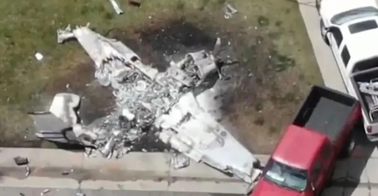 Συντριβή αεροσκάφους σε αυλή σπιτιού στις ΗΠΑ: Οι γείτονες έσωσαν τους επιβάτες - Δείτε βίντεο