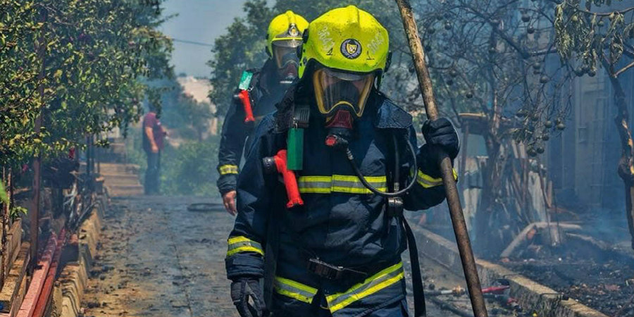 ΣΥΜΒΑΙΝΕΙ ΤΩΡΑ: Ξέσπασε φωτιά σε τυπογραφείο στο κέντρο της Λεμεσού – Επικίνδυνες χημικές ουσίες  