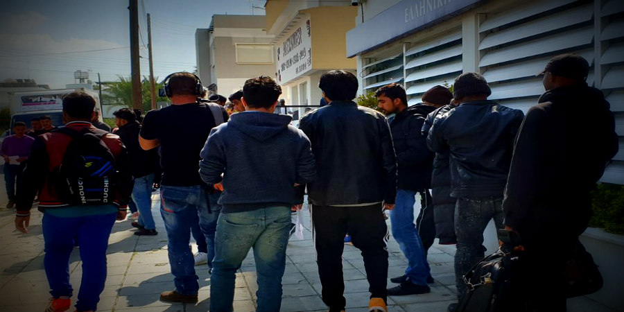 ΚΥΠΡΟΣ: Εντοπίστηκαν έξι μετανάστες έξω από Αστυνομικό Σταθμό 