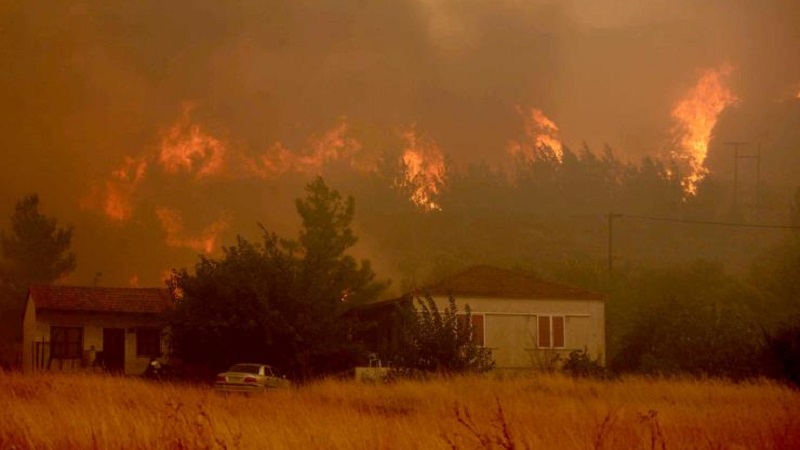 ΠΑΦΟΣ: Δύο πυρκαγιές ή μια μετά την άλλη σε κοντινή περιοχή