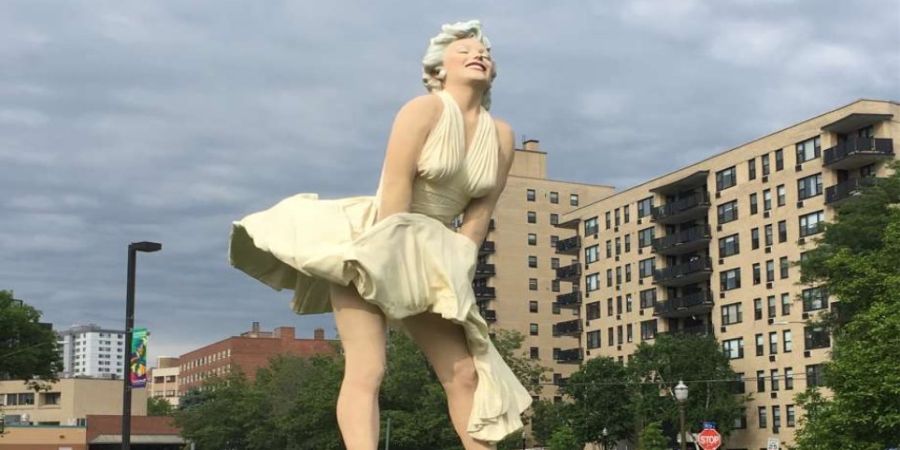 Χαμός στο Χόλιγουντ -  Κλάπηκε το αγάλμα της Μέρλιν Μονρό 