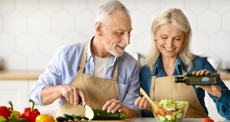 Νηστεία: Πότε «ρίχνει» τη χοληστερόλη και πότε παχαίνει - Η διαιτολόγος ενημερώνει