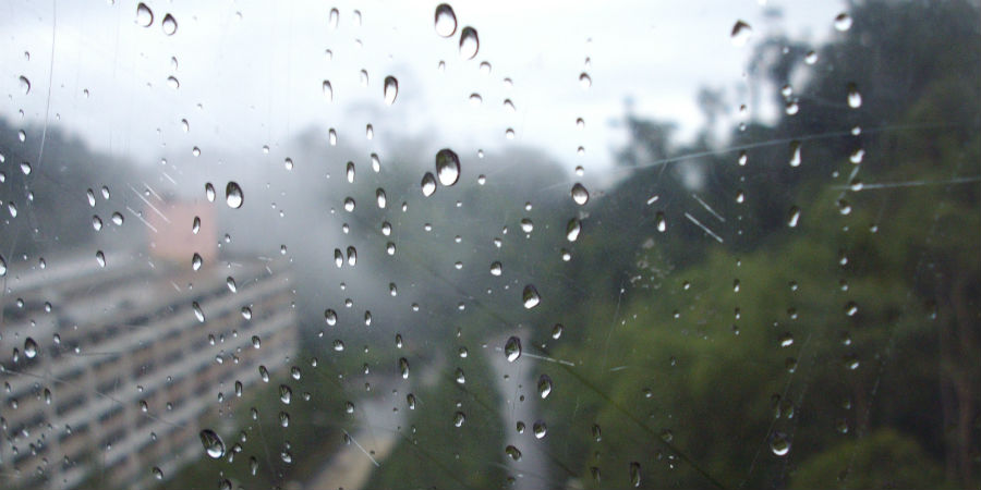 Τμ. Μετεωρολογίας: «Κοκτέιλ» βροχής και σκόνης κυριαρχεί στην ατμόσφαιρα 