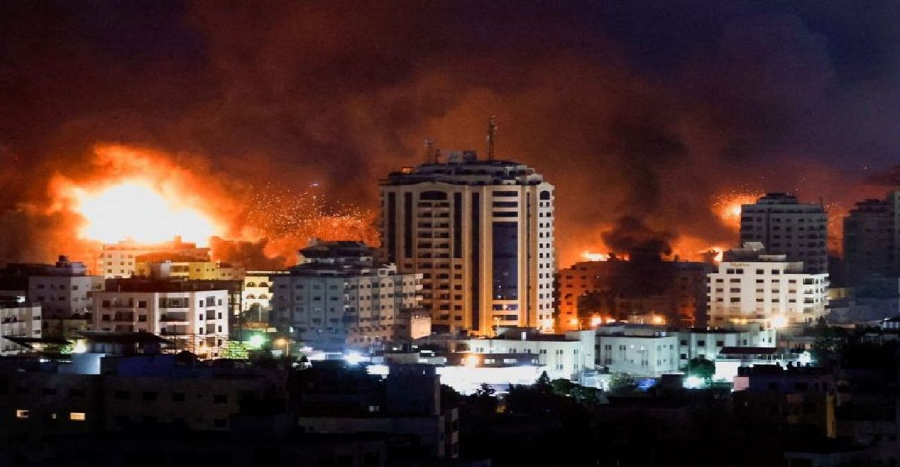 Πόλεμος στο Ισραήλ: Βοήθεια ή εισβολή; Τι θα φτάσει νωρίτερα στη Γάζα - Όλες οι εξελίξεις