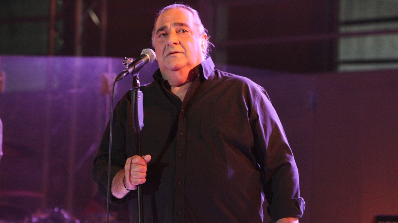 Αδερφός Βασίλη Καρρά: «Δεν ξεχνιέται με τίποτα, είχε προνοήσει για το τι θα γίνει ακόμη και μετά τον θάνατό του»