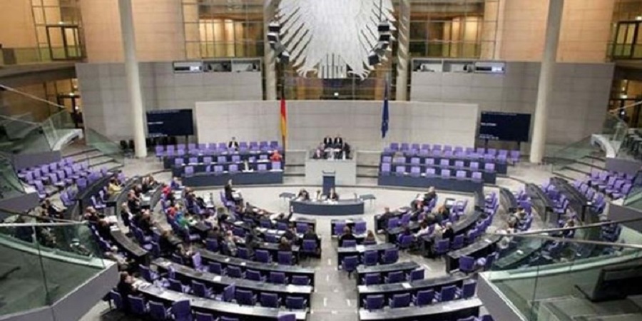 Νέα αυστηρότερη νομοθεσία για το μεταναστευτικό υπερψήφισε η γερμανική Βουλή 