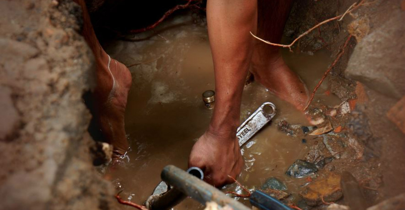 Αγγλία: Υδραυλικός ανακάλυψε πάνω από 20 οστά στο πάτωμα μπάνιου που επισκεύαζε