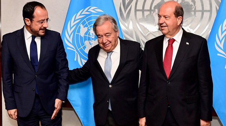 Σημεία διέλευσης: Αναγκαίο βήμα το άνοιγμα τεσσάρων νέων, λέει ο Αντόνιο Γκουτέρες - Κάλεσμα στις δύο πλευρές για «πνεύμα συμβιβασμού»