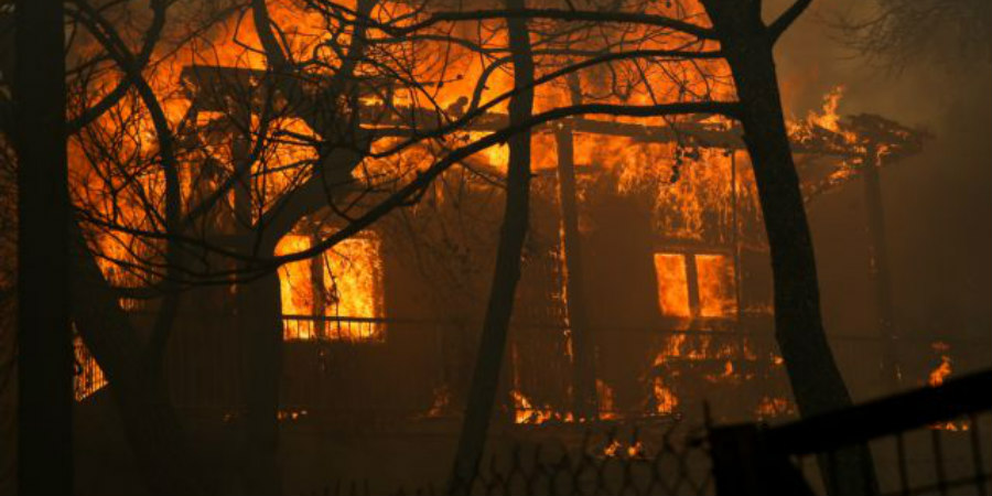 Μεγάλη φωτιά στη Δυτική Αττική : Καίγονται σπίτια - Ήθελαν να μείνουν οι κάτοικοι - ΦΩΤΟΓΡΑΦΙΕΣ&VIDEO