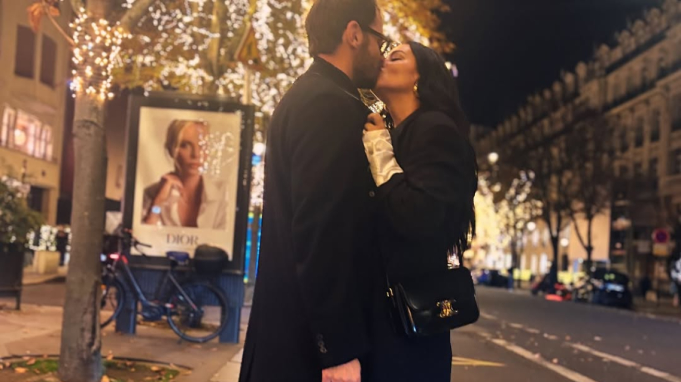 Ζενεβιέβ Μαζαρί: Τα φιλιά με τον σύζυγό της στο Παρίσι - Δείτε φωτογραφίες