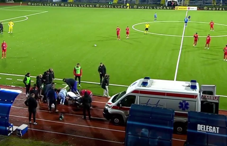 Video Σοκ: Προπονητής πέθανε την ώρα του αγώνα - Έκλαιγαν οι παίκτες στο γήπεδο