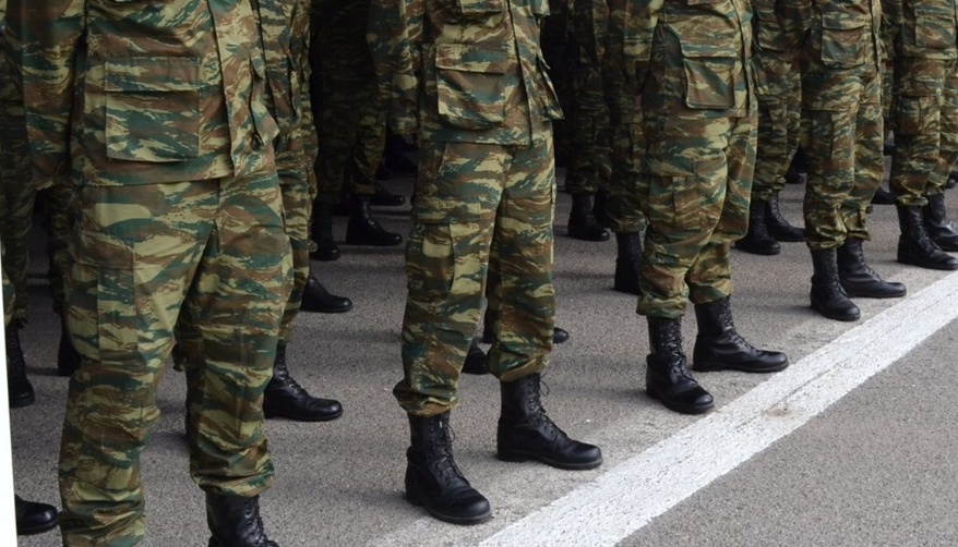 Σε καραντίνα η μονάδα του στρατιώτη που νοσηλεύεται με μηνιγγίτιδα στην Εντατική 