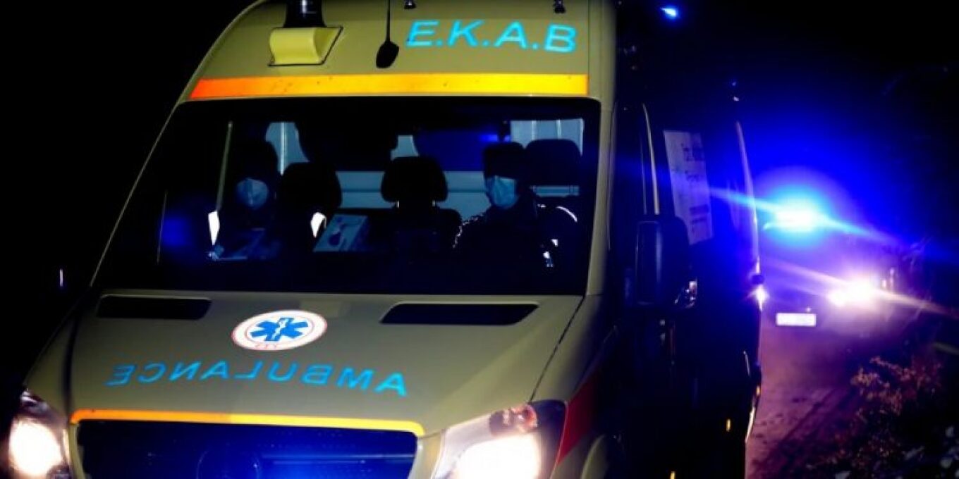 Τα είδαμε όλα: Τροχαίο με... άλογο στην Ελλάδα - Στο νοσοκομείο οδηγός ΙΧ