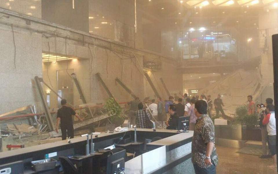 Κατέρρευσε όροφος στο Χρηματιστήριο της Τζακάρτα -Τουλάχιστον 12 τραυματίες - ΦΩΤΟΓΡΑΦΙΕΣ 