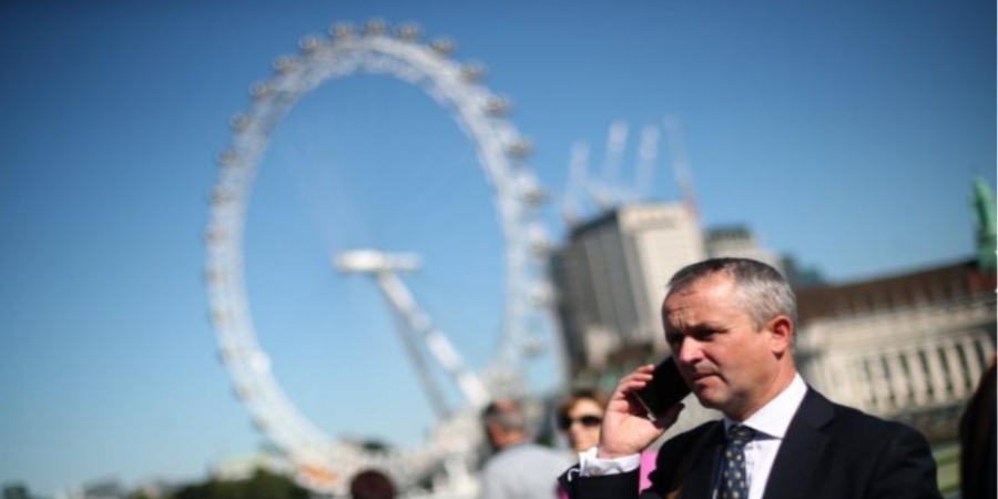 Βρετανία: Τέλος η δωρεάν περιαγωγή μέσω κινητού τηλεφώνου στην ΕΕ από το 2021