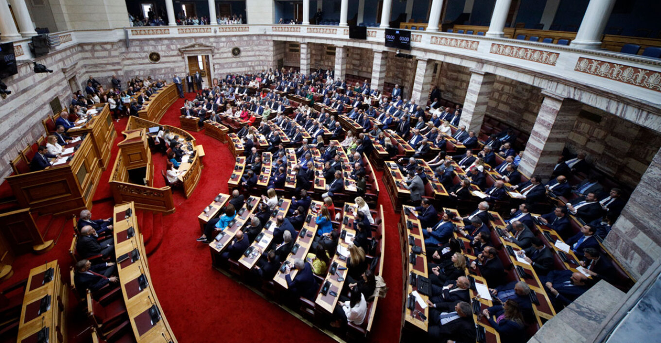 Βουλή των Ελλήνων: Με 157 ψήφους υπέρ, παραπέμπεται στο Δικαστικό Συμβούλιο ο Κώστας Αχ. Καραμανλής για τα Τέμπη