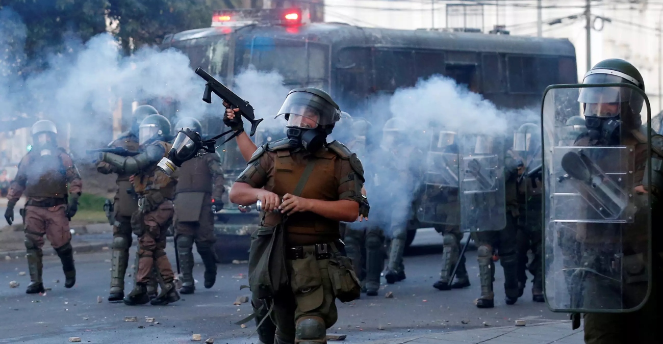 Χιλή: Υιοθετείται ο νόμος της «εύκολης σκανδάλης» – Τι προβλέπει για τους αστυνομικούς