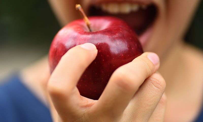 Ένα μήλο την ημέρα προστατεύει από 5 μορφές καρκίνου!