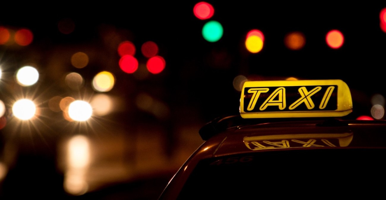 Ληστεία σε οδηγό ταξί κατέληξε σε... καταδίωξη στο κέντρο της Αθήνας