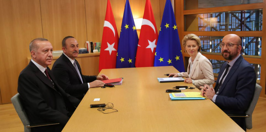 Αν δεν τερματιστούν οι παράνομες ενέργειες η ΕΕ θα λάβει μέτρα, διαμήνυσε στον Ερντογάν η Πρόεδρος της Κομισιόν