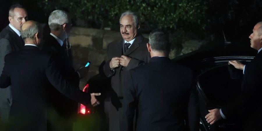Έφτασε στο Παλέρμο ο στρατάρχης Χάφταρ για να συμμετάσχει στη διεθνή διάσκεψη για τη Λιβύη