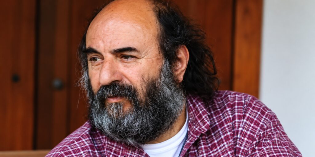 Πέθανε ο Βάσος Φτωχόπουλος: Ο συγγραφέας, σκηνοθέτης και εκδότης που άφησε το στίγμα του – Το συγκινητικό αντίο