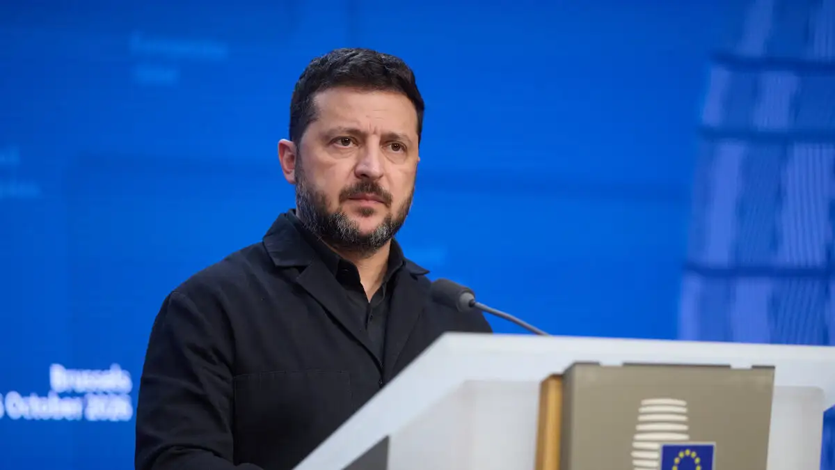 Έξαλλος ο Ζελένσκι με τον Τραμπ: Πιέζει την Ουκρανία να παραδοθεί στη Ρωσία