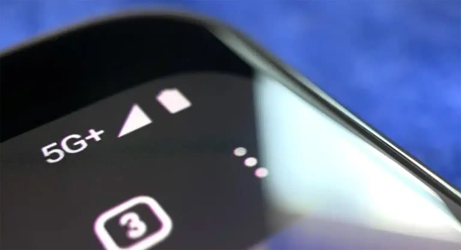 Τι σημαίνει το 5G+ στο κινητό σου και πού διαφέρει από το απλό 5G