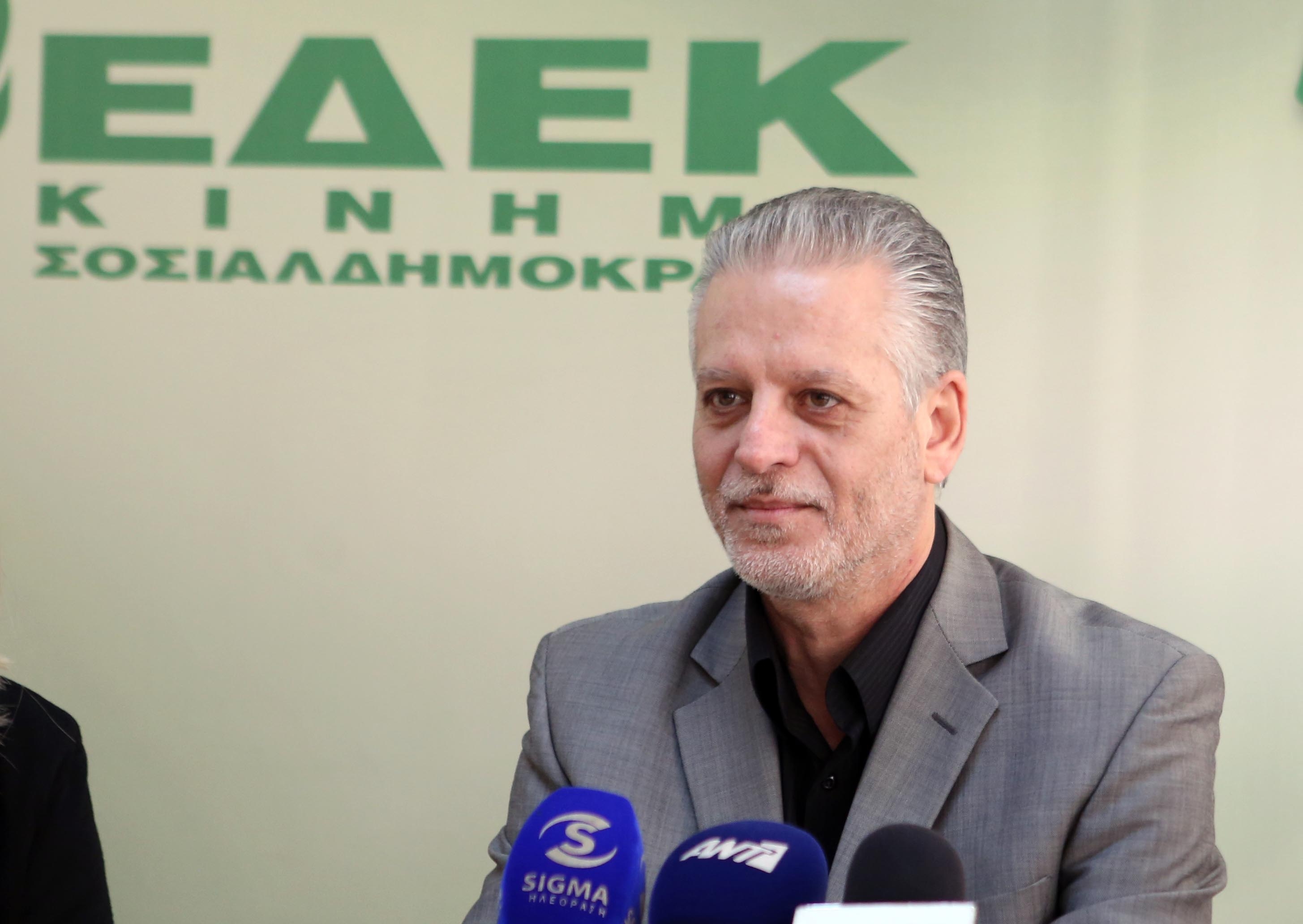Σιζόπουλος: «Ο Πρόεδρος και οι συνεργάτες τους προσπαθούν να συγκαλύψουν τις ευθύνες τους για το κούρεμα καταθέσεων»