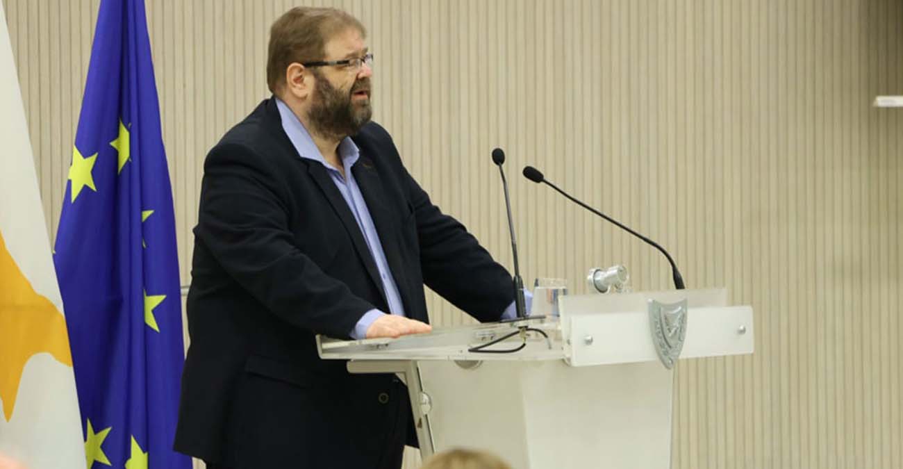 Γνωμάτευση Αιμιλιανίδη: «Αντισυνταγματική η ΑΤΑ για όλους στον ιδιωτικό τομέα»