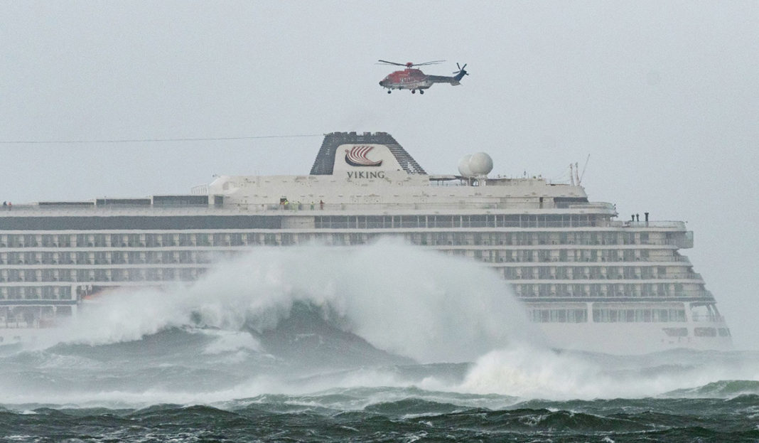Oι επιβάτες του Viking Sky κινδύνεψαν επειδή το πλοίο… έμεινε από λάδια