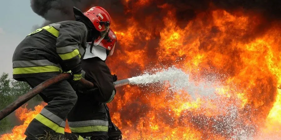 Σε επίπεδο «Κόκκινου Συναγερμού» ο κίνδυνος πρόκλησης πυρκαγιών - Οι ποινές και οι απαγορεύσεις