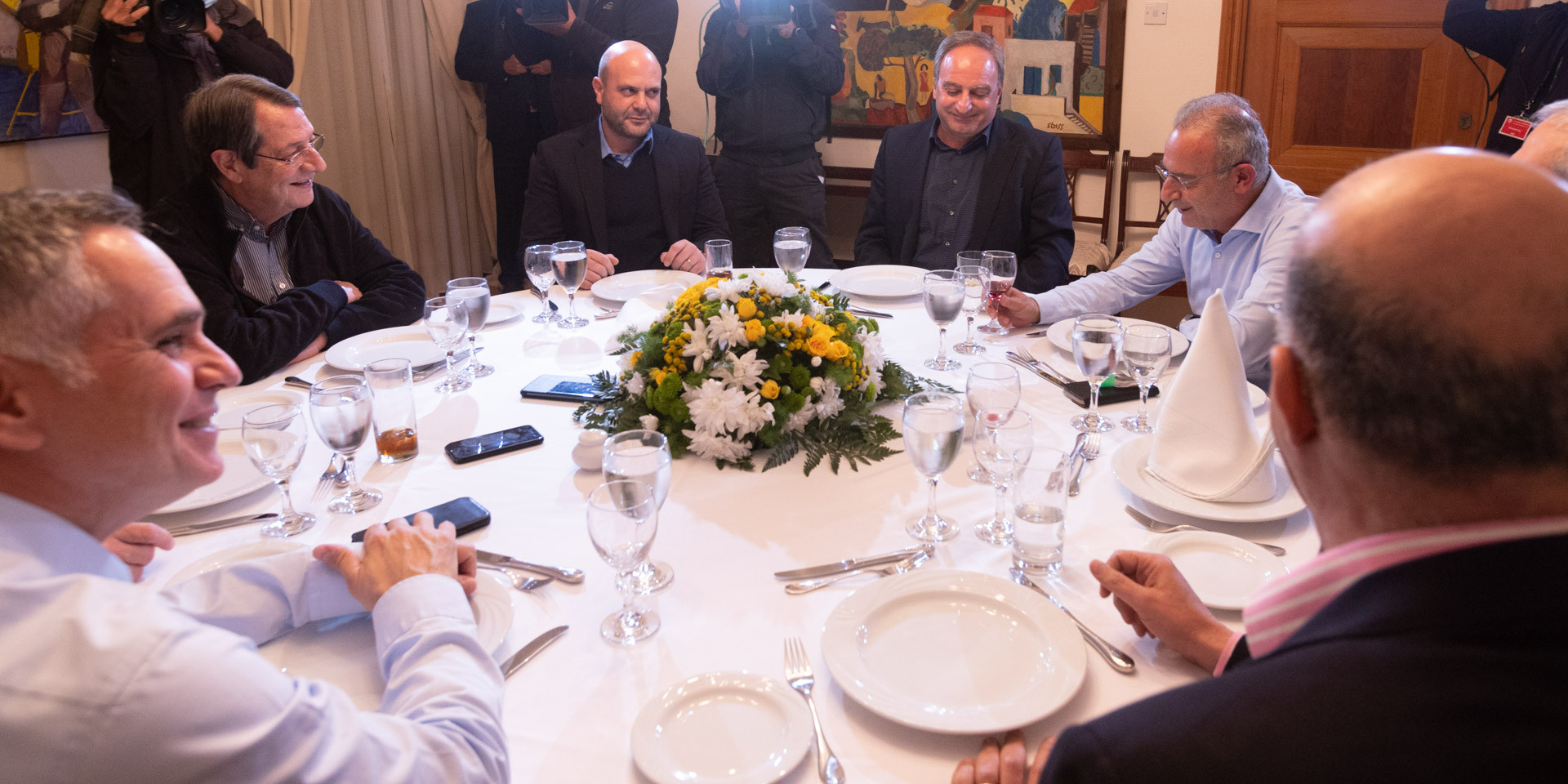 Ικανοποιήθηκε ο ΠτΔ από το δείπνο με τους αρχηγούς: Θίχτηκαν θέματα που αφορούν τις μεταρρυθμίσεις 