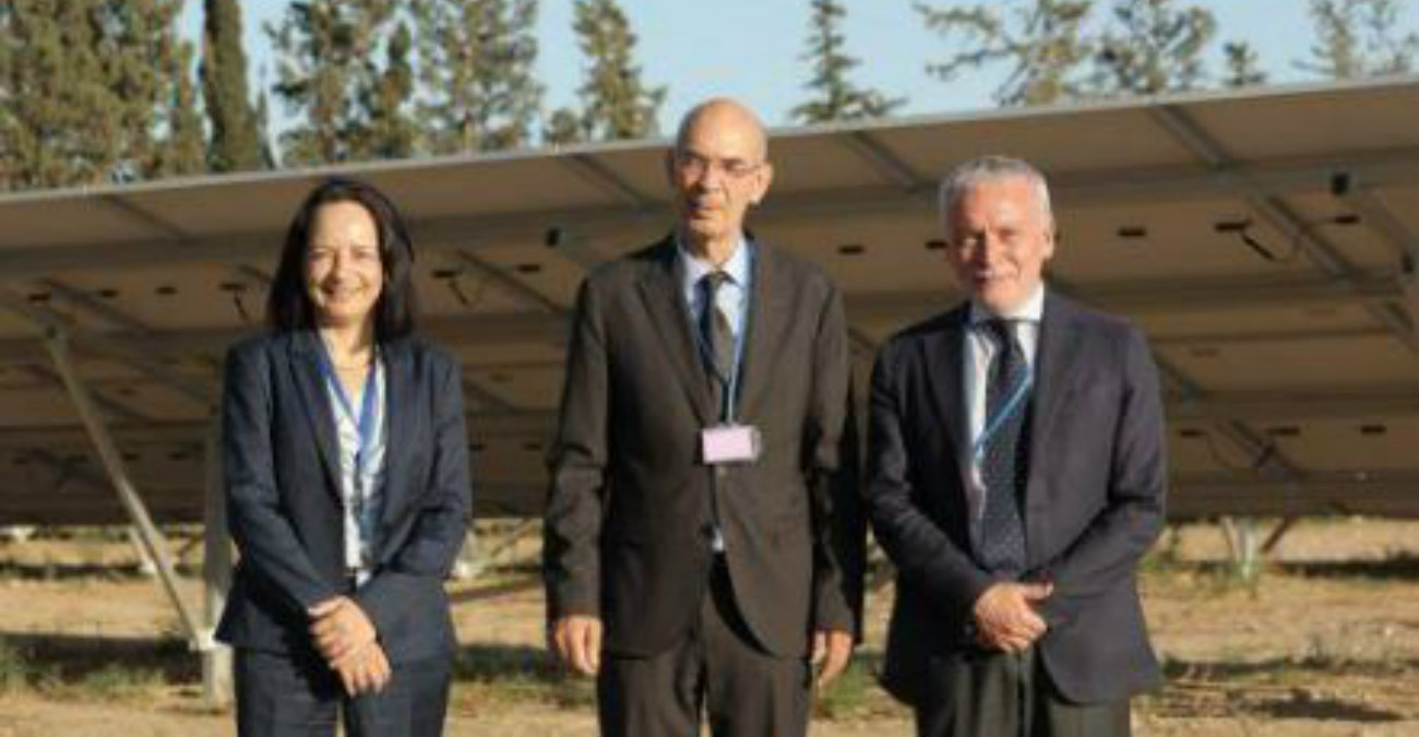 Ο Υπ. Μεταφορών εγκαινίασε πάρκο φωτοβολταϊκών στο αεροδρόμιο Λάρνακας