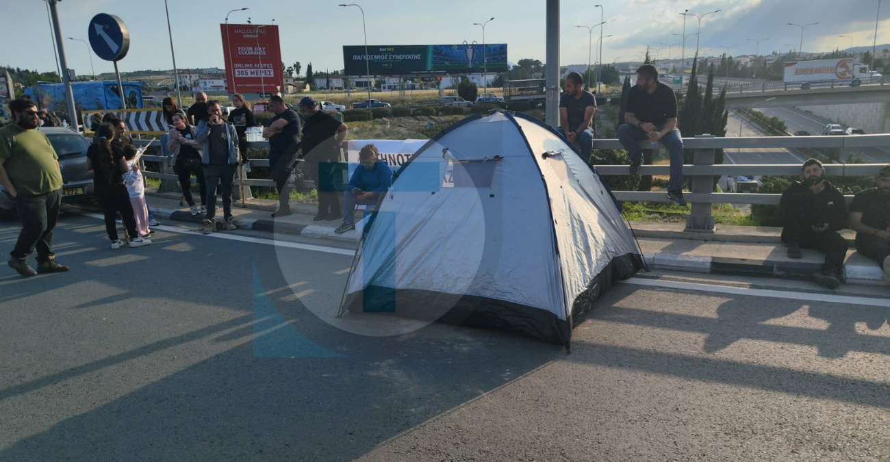 Κλιμακώνουν οι κτηνοτρόφοι: Στήνουν σκηνές στη Ριζοελιά - Eτοιμάζονται για νύχτα διαμαρτυρίας - Φωτογραφία
