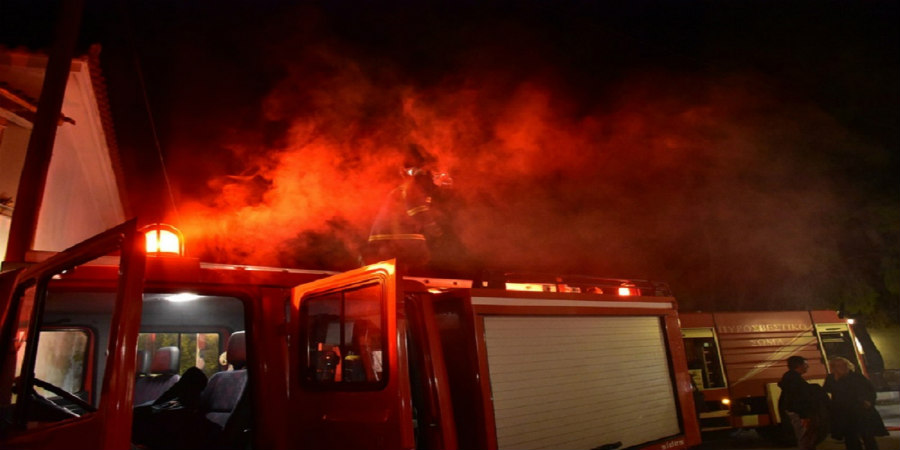 Στις φλόγες όχημα στην Λάρνακα τα ξημερώματα – Άμεση παρέμβαση της Πυροσβεστικής  