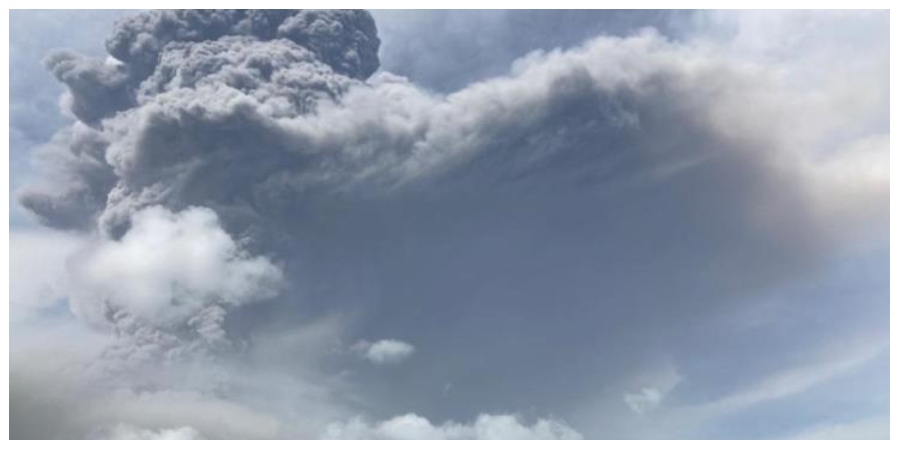 Τέφρα καλύπτει τον Άγ. Βικέντιο της Καραϊβικής μετά την έκρηξη του ηφαιστείου Λα Σουφριέρ