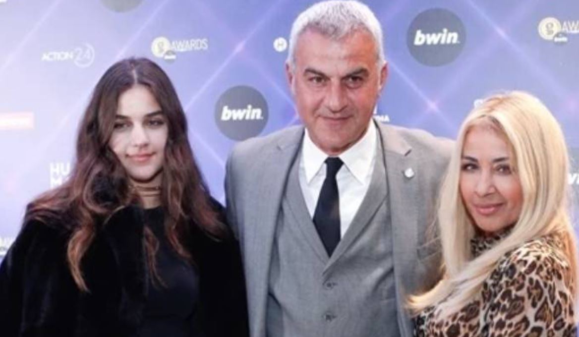 Bικτώρια Δέλλα: Τα ανατριχιαστικά λόγια της ανήμερα των γενεθλίων της μαμάς της Γωγώς Μαστροκώστα - Φωτογραφία