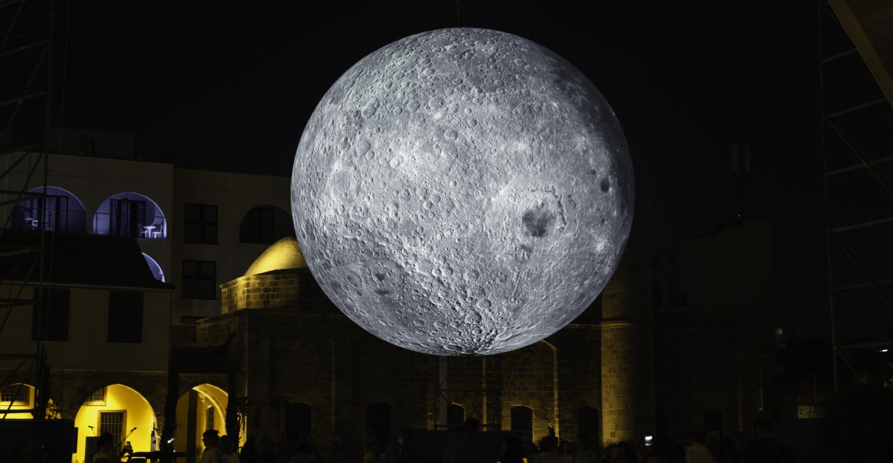 Όσοι προλάβατε να το δείτε προλάβατε - Κατεβαίνει το φεγγάρι στη Λάρνακα λόγω των άσχημων καιρικών συνθηκών που έρχονται